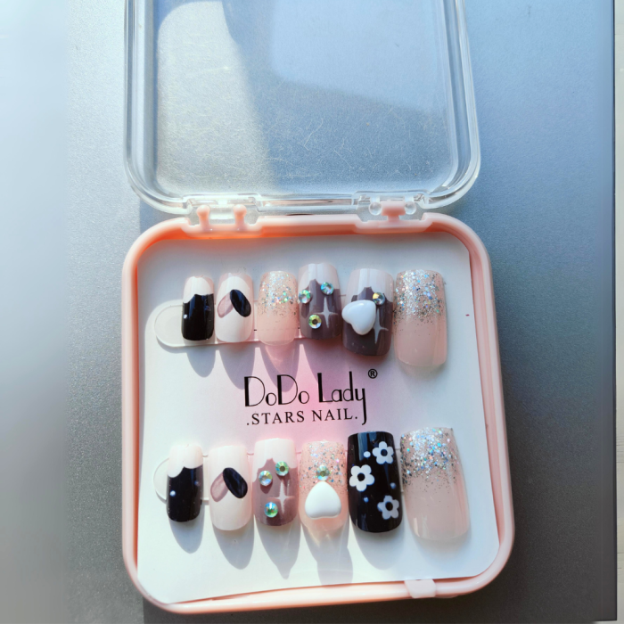 Multi Color fack nails - Image 4