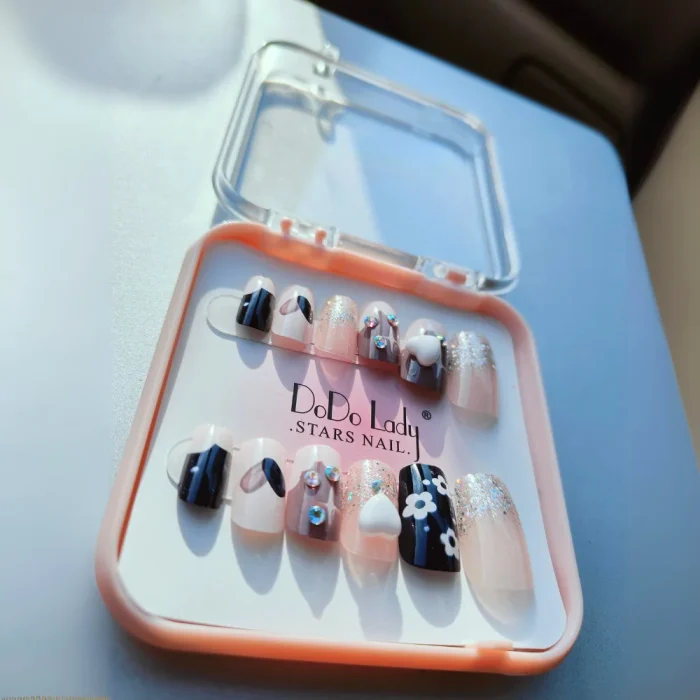 Multi Color fack nails - Image 3