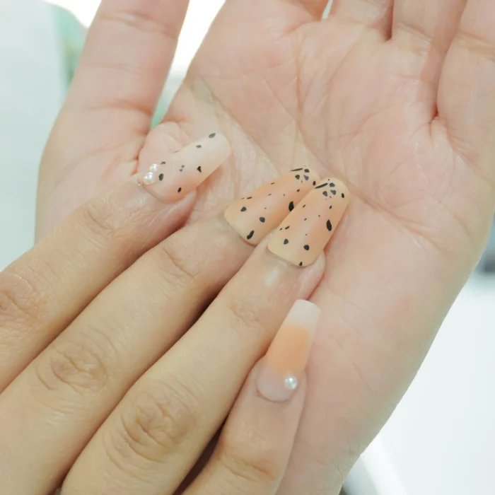 press on nail trendy design